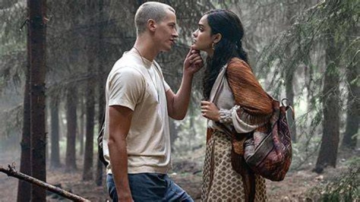 Did Snow Actually Love Lucy Gray In Ballad Of Songbirds & Snakes? It's Complicated