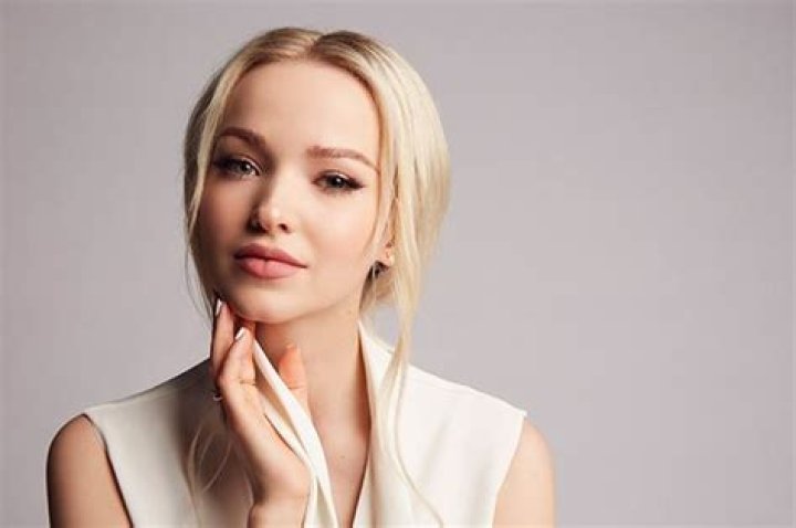 Dove Cameron Age, Net worth: Weight, Bio-Wiki, Kids, Relationship