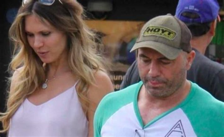 “Dwell on the Guys She F****ed?”: Joe Rogan Subtly Counters “Intimate” Question
About His Wife Jessica Ditzel