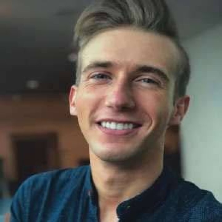 Dylan Hollis Birthday, Real Name, Age, Weight, Height, Family, Facts