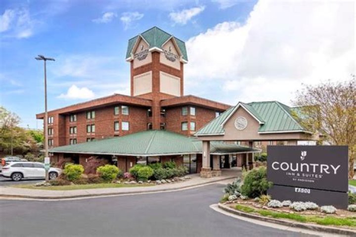 Explore The Comfort Of Country Inn And Suites By Radisson Atlanta