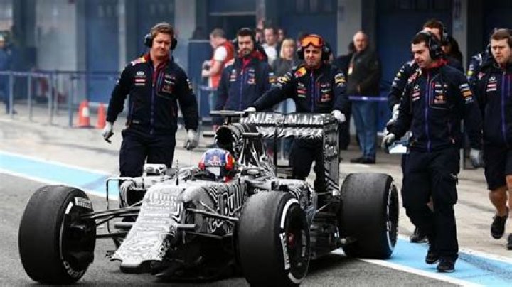 F1 Throwback: When Red Bull Ran Winter Tests Without a Front Wing
