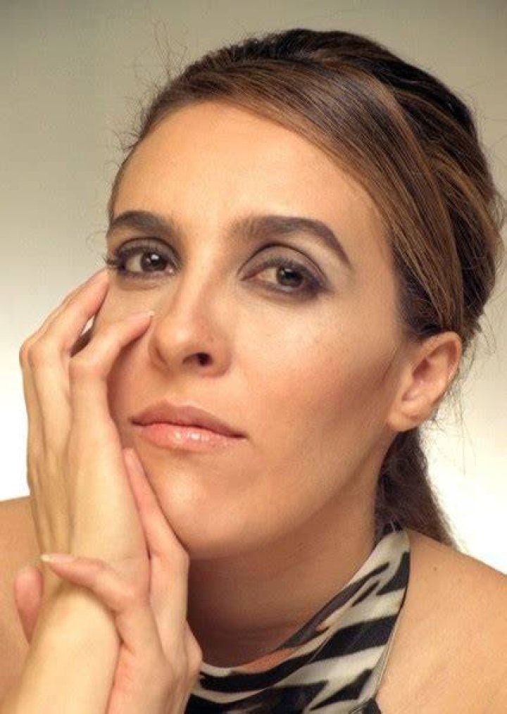 Fan Casting Ana de la Reguera as Roxanne Chase-Feder in Grown Ups (2020-2023) on myCast