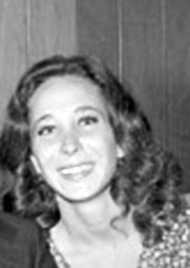 Fan Casting Dakota Johnson as Barbara Charren in The Drummer on myCast