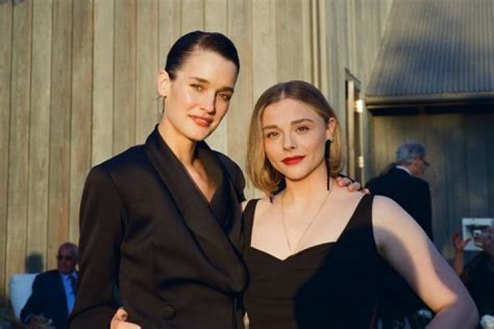 Fan Casting Kristen Bell as Chloe Grace Moretz in Actor and Actress who should play Siblings on myCast