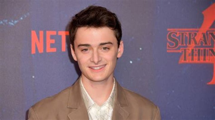 Fan Casting Noah Schnapp as Brandon Walsh in Beverly Hills, 90210 (2025-2035) on myCast