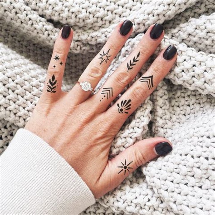 Finger Tattoo Designs Ink For Your Digits