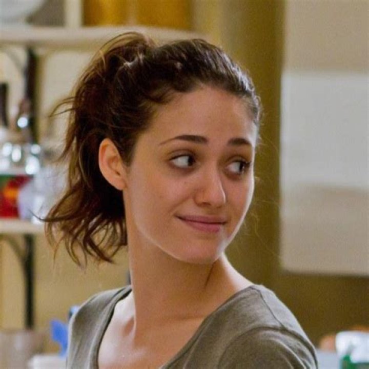 Fiona in Season 1 of Burn Notice