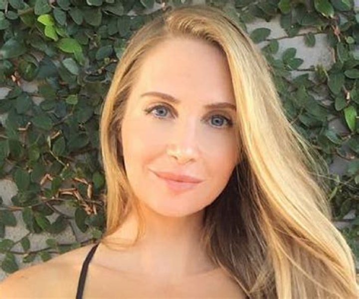 Fitness Model Amanda Elise Lee aka AmandaLeeFitness Best 15 Pics! GYM
