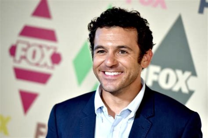 Fred Savage Wiki 2021 Net Worth, Height, Weight, Relationship & Full