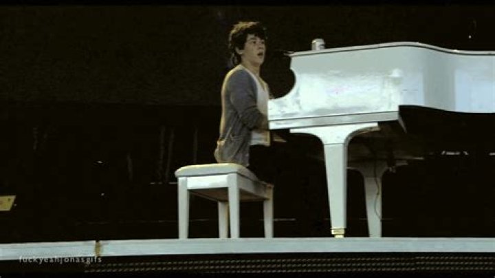 FUCK YEAH JONAS GIFS