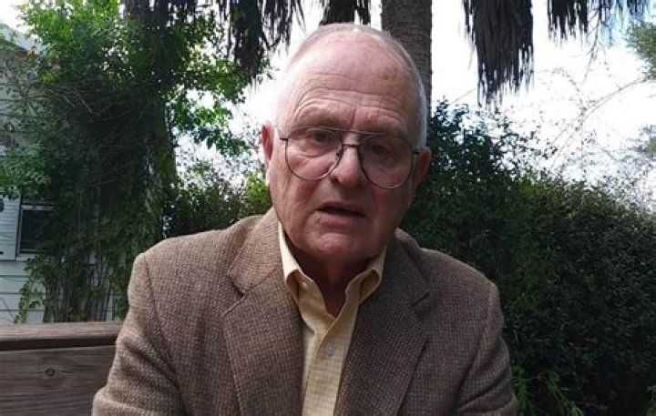 Gary Burghoff net worth, age, wiki, family, biography and latest