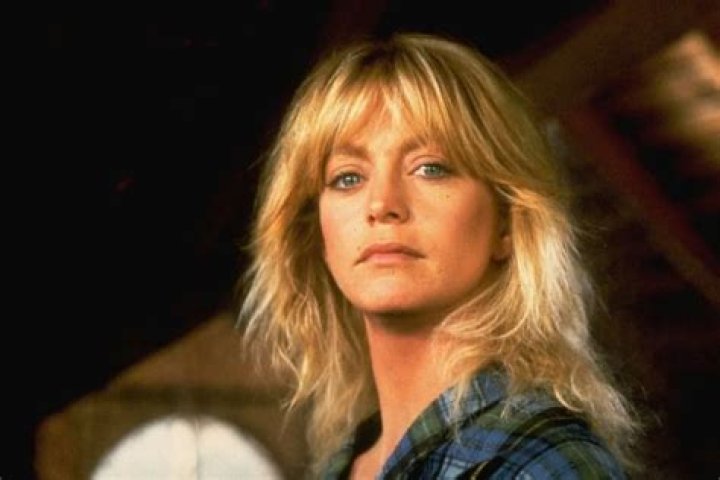 Goldie Hawn Looks Incredible At 75 Dancing In A Bathing Suit Video