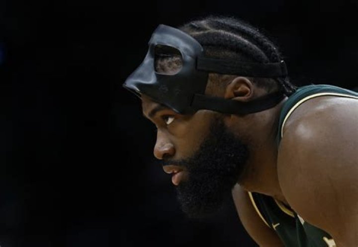 “Gonna Sleep with This Tonight”: Hours After She Was Caught ‘Stealing’ Candy,
Jaylen Brown’s Girlfriend Gets Gushed Over but Not by Him
