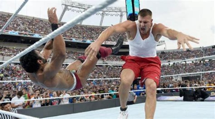 Gronk knocks down Jinder Mahal