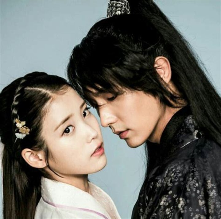 Hae Soo and Prince Wang So in Moon Lovers: Scarlet Heart Ryeo