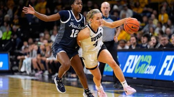 Hannah Stuelke drops 47, Caitlin Clark within 39 points of scoring