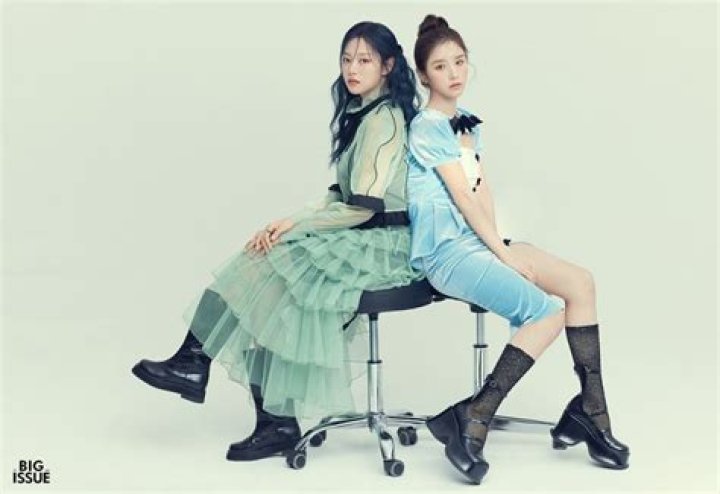 Hee-jin and Bung-do in Queen In-hyun's Man