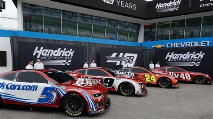 Hendrick Motorsports Unveils Plain Black Fire Suit for Kyle Larson, Updates
Website with No. 5 Team