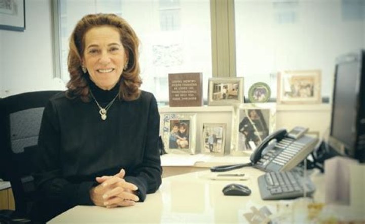 How Debrah Lee Charatan Made Family History a Philanthropic Legacy