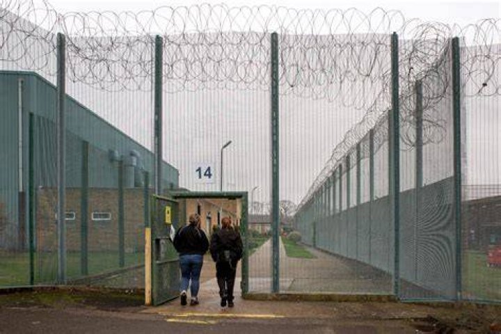 how many female prisons are there in South Africa