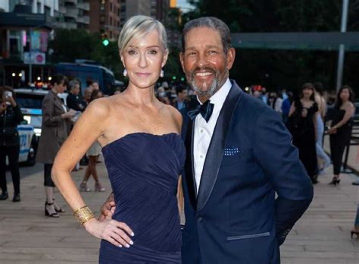 How old is Hilary Quinlan? How old is Hilary Quinlan?