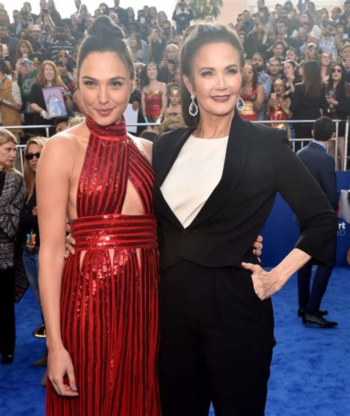 How Tall Is Gal Gadot? Height Comparison! YouTube