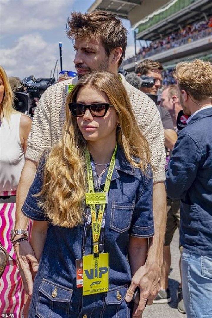 “I Am Not Hiding” – Gerard Pique’s New Girlfriend Clara Chia Reactivates Social
Media With a Strong Gesture Amid Public Feud With Shakira