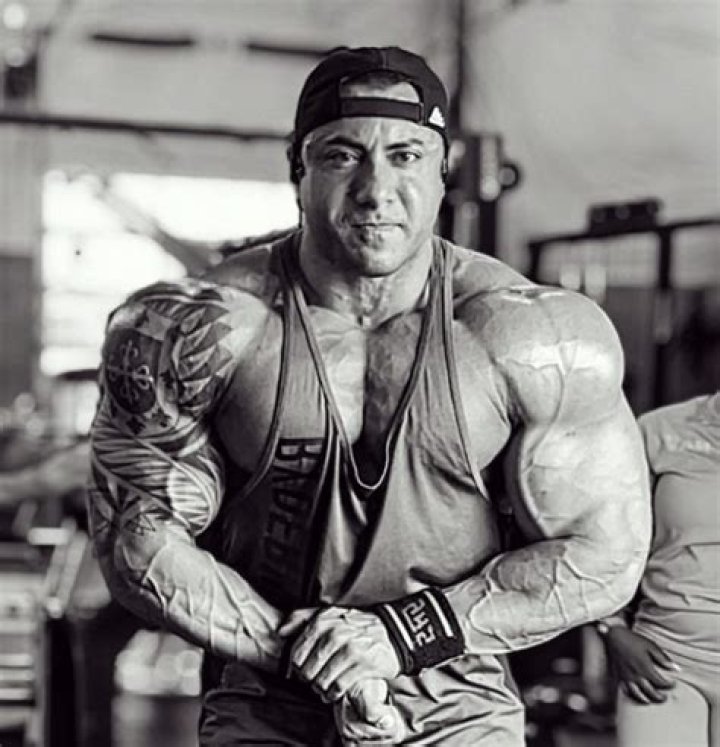 “I Didn’t Feel Sick at All”: Bodybuilding Coach Recalls His Insanely Unhealthy
Bulking Diet to Once Bench 315 Lbs