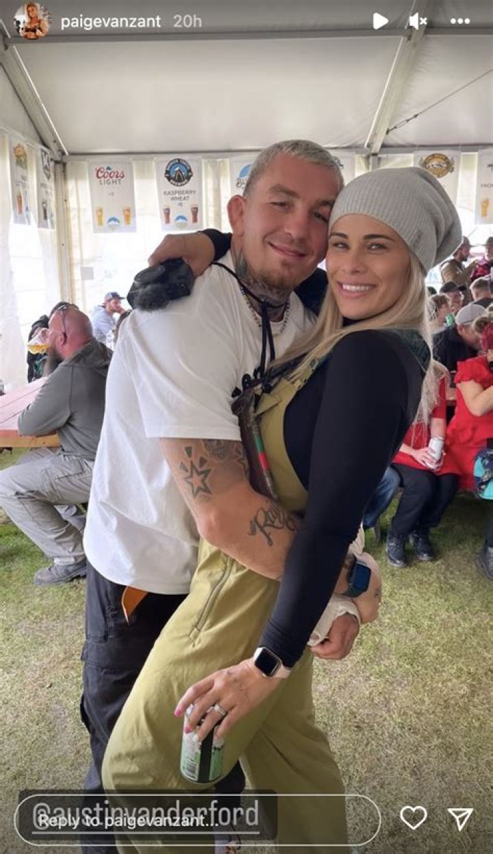 “I Want to Apologize for My Misleading Caption”: Paige VanZant Clarifies
Pregnancy Post With “Daddy” Austin Vanderford