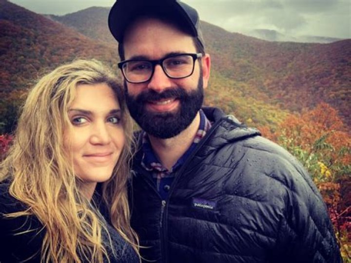 Is Amanda Walsh Married? Uncovering The Personal Life Of The TV Personality