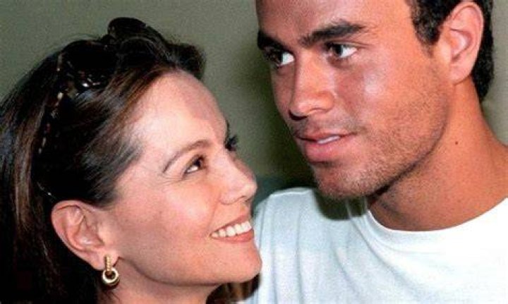 Isabel Preysler felicita a Enrique Iglesias por su cumplea&ntilde;os con un