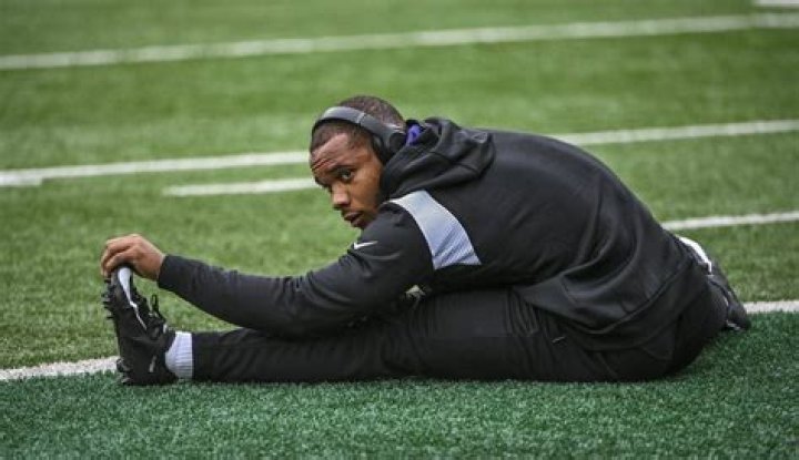J.K. Dobbins Medical Update – Despite Baltimore Ravens Thumping Win, OBJ And
Lamar Jackson’s Crucial Weapon Suffers Torn Achilles To Sit Painfully Inside
Locker Room