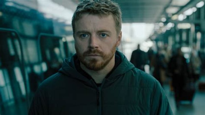 Jack Lowden & Rosalind Eleazar in slow horses season 3