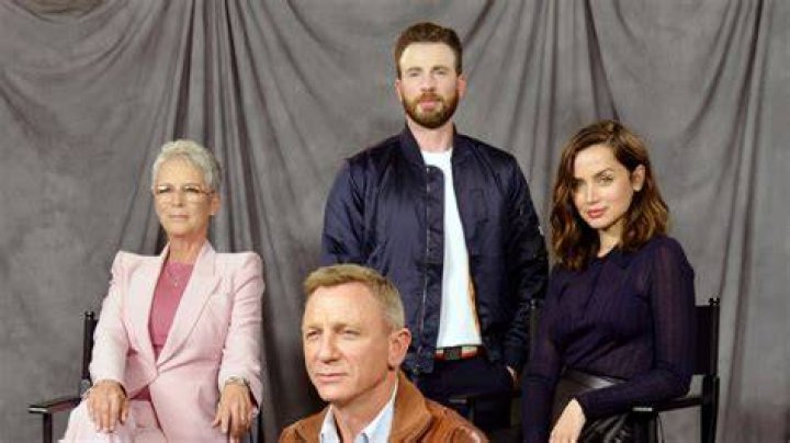 Jamie Lee Curtis Reveals What It Was Like To Grow Up In A Famous Family