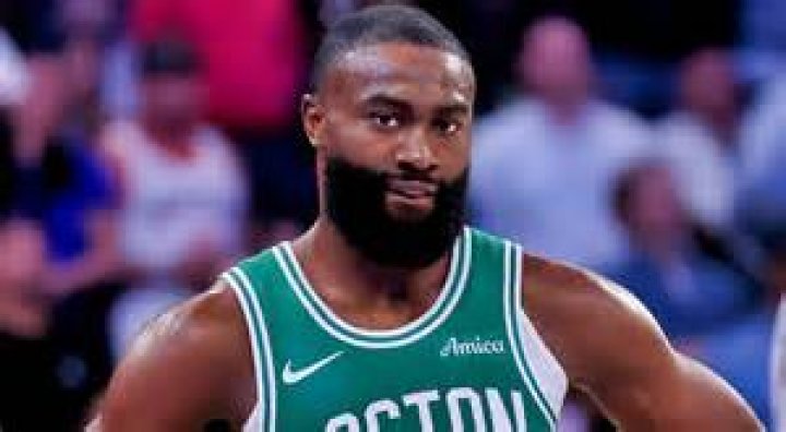 “JB7 Worth Every Penny”: $304 Million Bound Jaylen Brown’s Show In Return vs
Raptors Impresses Fans