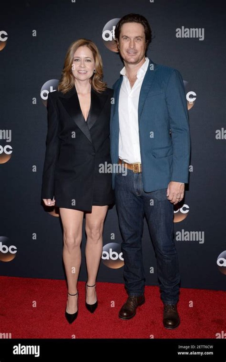 Jenna Fischer and Oliver Hudson in Splitting Up Together