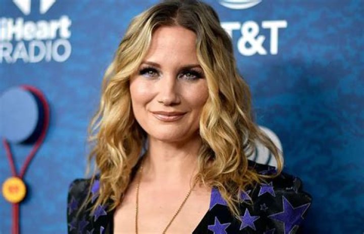 Jennifer Nettles Age, Net worth: Bio-Wiki, Wife, Weight, Kids