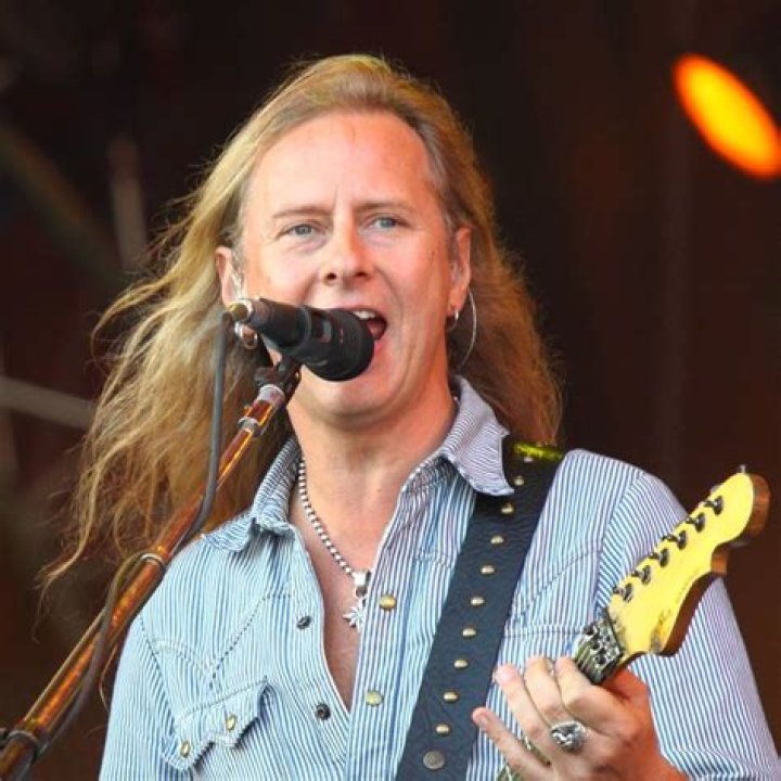 Jerry Cantrell's Children A Glimpse Into The Family Life Of The Alice