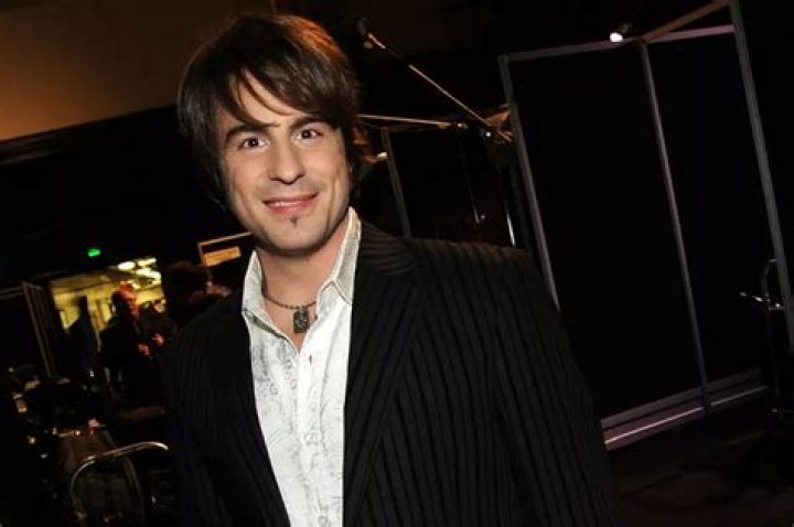 Jimmy Wayne Gets a Little Love From a Legendary Lady