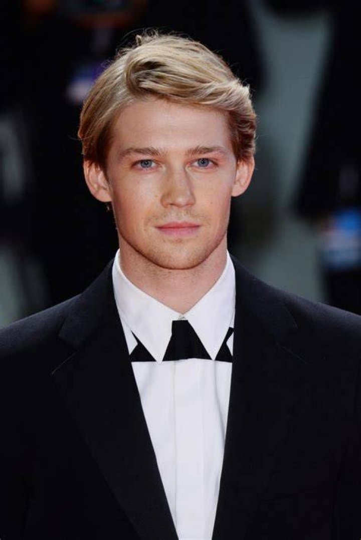 Joe Alwyn height
