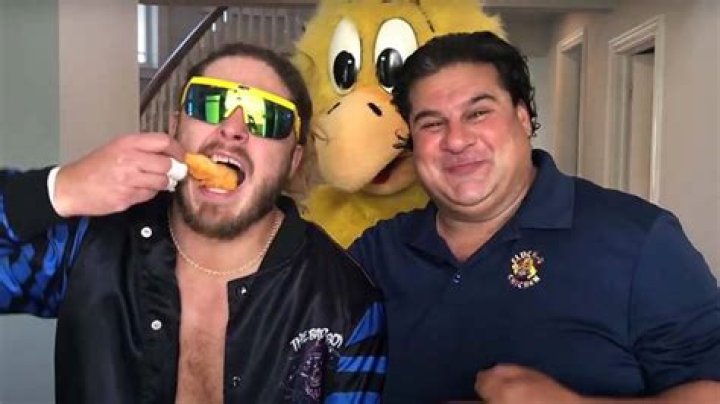 Joey Janela Appears in Advertisement for Local Chicken Restaurant