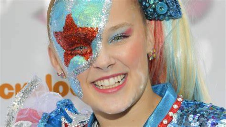 JoJo Siwa Reveals New Information About Her Girlfriend