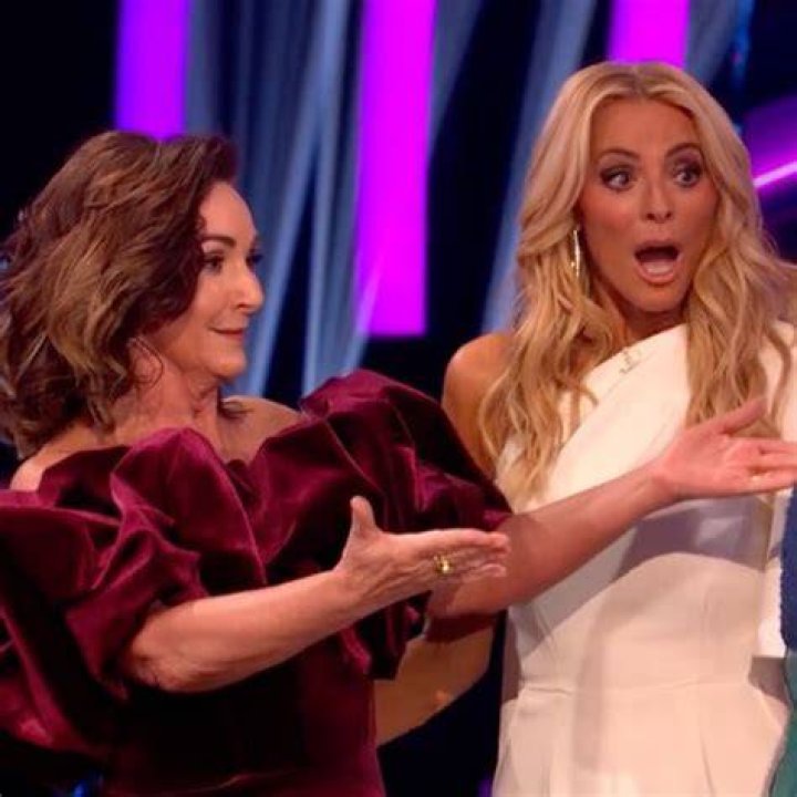 Judges love Angie and Amber on 'American Idol'