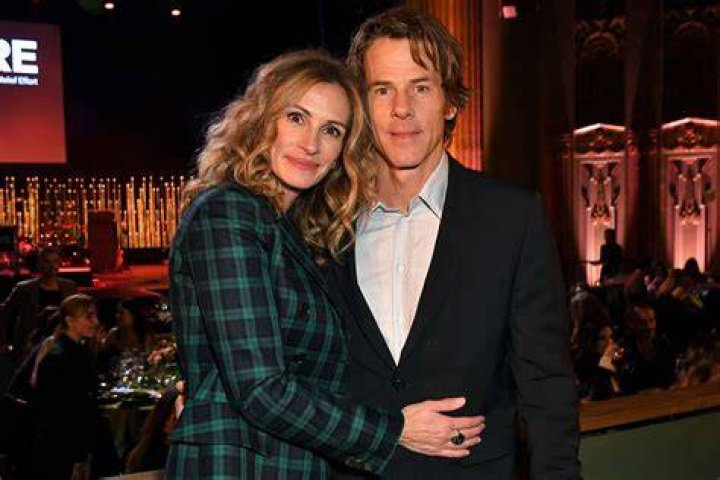 Julia Roberts' Marriage To Danny Moder Reportedly Began As A Messy Affair