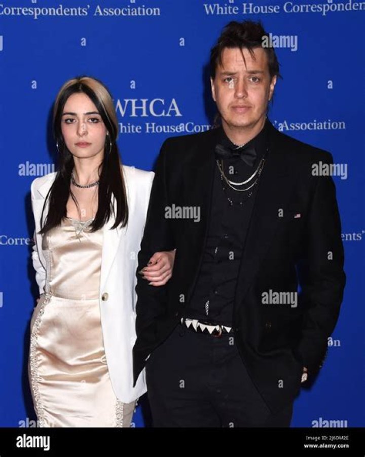 Julian Casablancas Girlfriend: The Wealthy Life Of A Rock Star's Partner