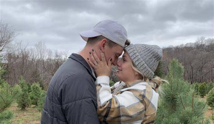 Juliana Kuhn and Zackary Hahn's Wedding Website