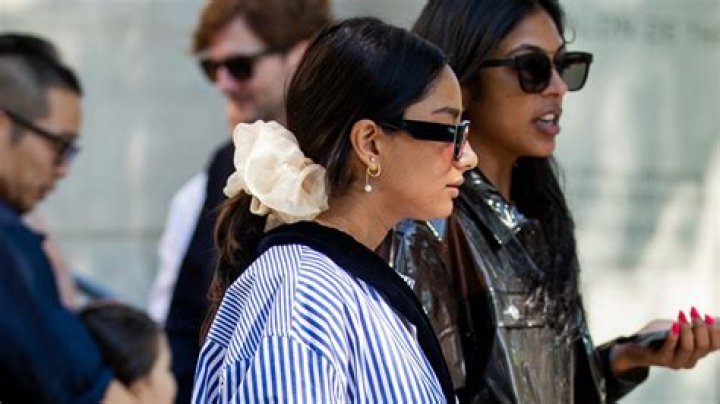 Jumbo Scrunchies Are The Hair Accessory To Have On Hand All Year