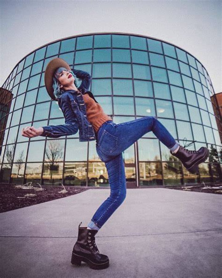 *jumps over my problems* parkour on Tumblr