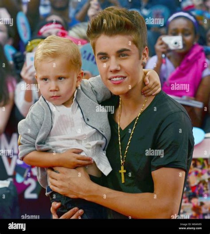 Justin Bieber&rsquo;s Siblings Facts About His Brother And 3 Sisters